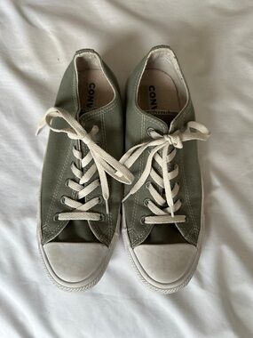 “Life’s too short to waste” Converse